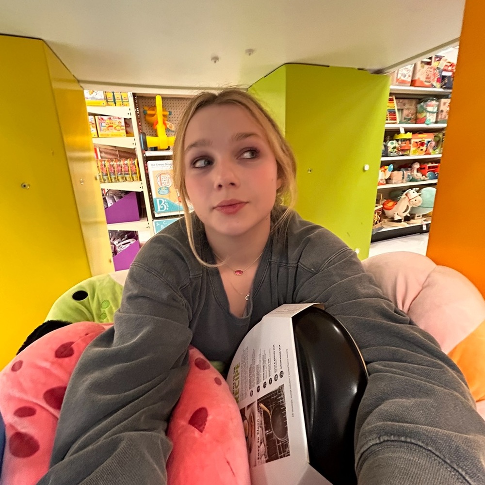 Meet your Posher, Lydia